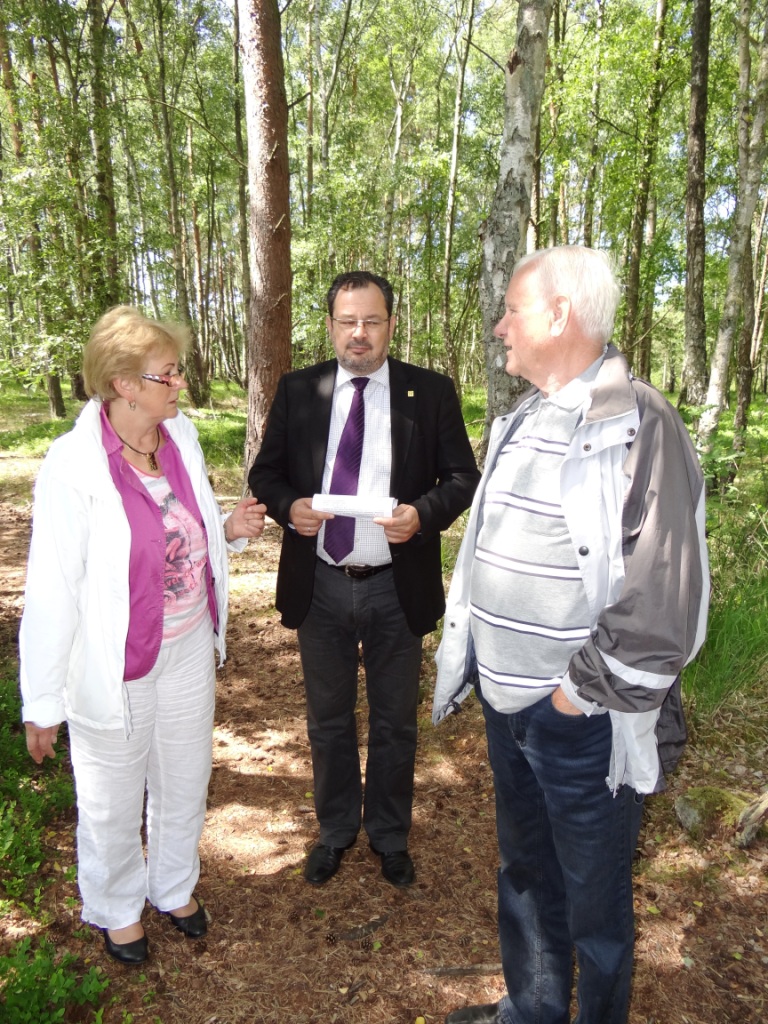 15 jhriges Bestehen des Schulungs- und Informationszentrums Wald und Moor im Naturschutzgebiet Ribnitzer Groes Moor in Ribnitz-Damgarten, Ortsteil Neuheide in Mecklenburg-Vorpommern mit Festakt, einer Kremserfahrt und Jubilumswanderung. Foto: Eckart Kreitlow