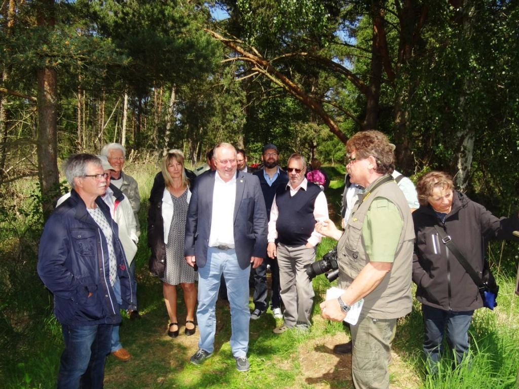 15 jhriges Bestehen des Schulungs- und Informationszentrums Wald und Moor im Naturschutzgebiet Ribnitzer Groes Moor in Ribnitz-Damgarten, Ortsteil Neuheide in Mecklenburg-Vorpommern mit Festakt, einer Kremserfahrt und Jubilumswanderung. Foto: Eckart Kreitlow