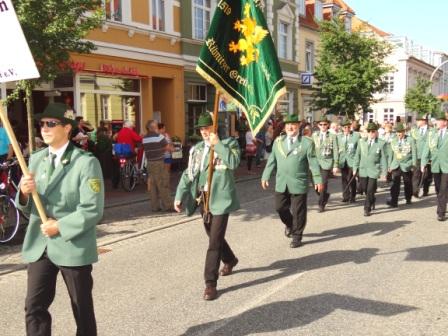 Bilder vom Festumzug aus Anlass des Jubilums 150 Jahre organisierter Sport in der Bernsteinstadt  Ribnitz-Damgarten am 24. August 2013 . Foto: Eckart Kreitlow