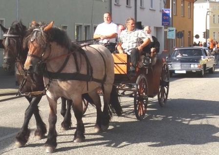 Bilder vom Festumzug aus Anlass des Jubilums 150 Jahre organisierter Sport in der Bernsteinstadt  Ribnitz-Damgarten am 24. August 2013. Foto: Eckart Kreitlow