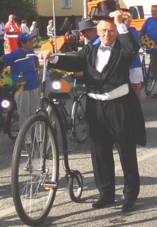 Bilder vom Festumzug aus Anlass des Jubilums 150 Jahre organisierter Sport in der Bernsteinstadt  Ribnitz-Damgarten am 24. August 2013 . Foto: Eckart Kreitlow