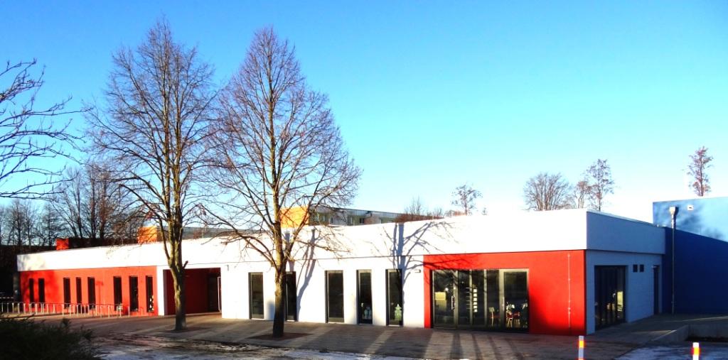 Blick auf das am 2.November 2016 neu eröffnete Begegnungszentrum der Bernsteinstadt Ribnitz-Damgarten. Foto: Eckart Kreitlow
