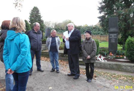 Gedenken an die Ermordung des Grenzsoldaten der DDR Ulrich Steinhauer und aller weiteren ermordeten Grenzsoldaten und Grenzpolizisten der DDR am 4. November 2014. Foto: Ingrid Hoffmann