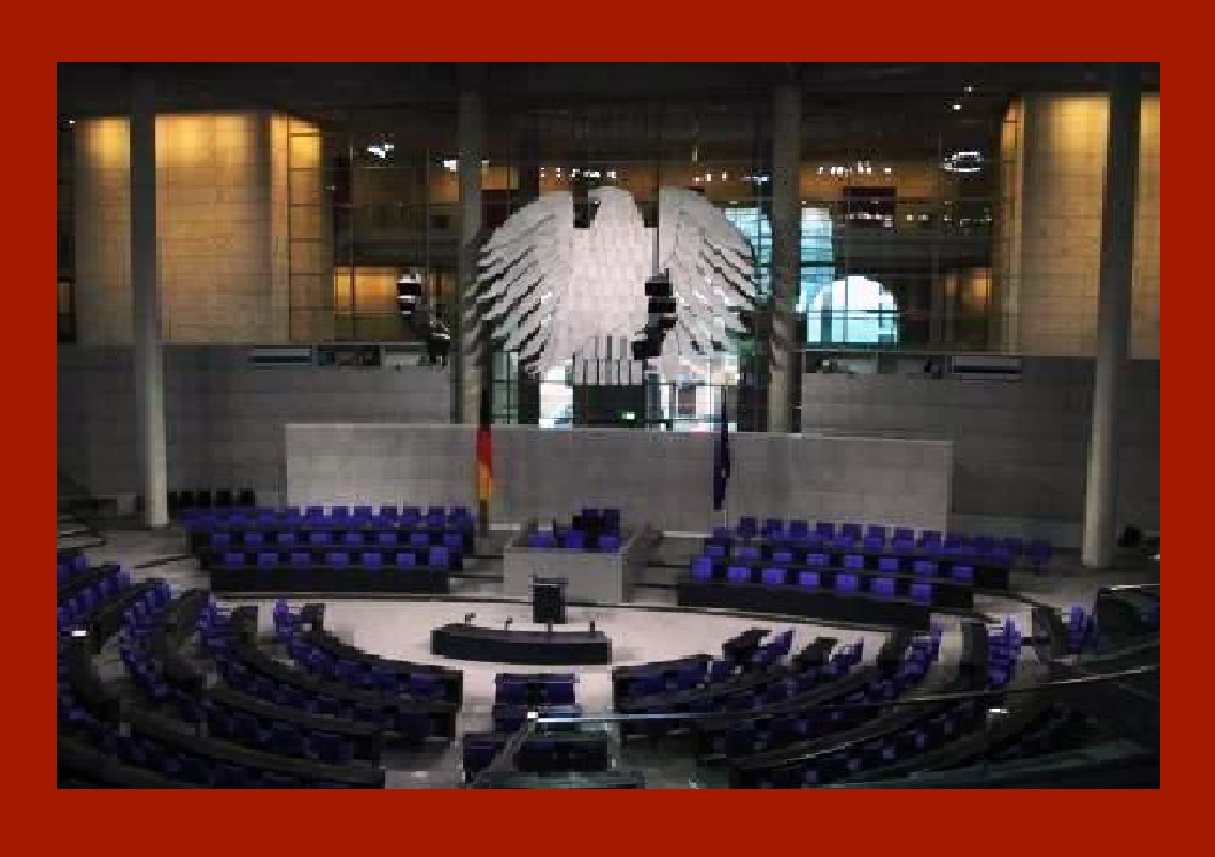 Hauptstadt Berlin - Blick in den Plenarsaal des Deutschen Bundestages. Foto: Eckart Kreitlow