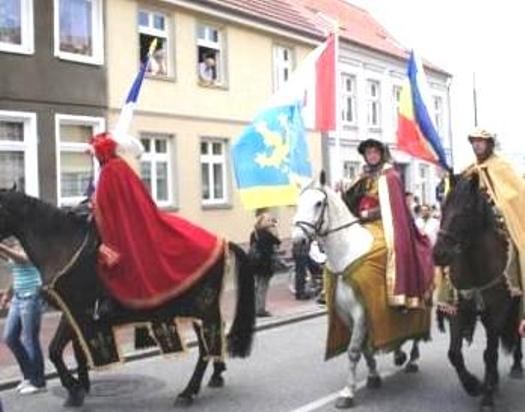 Bilder vom Festumzug zum 775-/750Jhrigen Grndungsjubilum von Ribnitz-Damgarten im Jahre 2008. Foto: Eckart Kreitlow