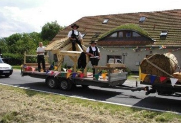 Foto vom Historischen Festumzug 675 Jahre Klockenhagen am 17.Juni 2007