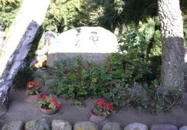 Richard Wossidlo fand seine letzte Ruhestätte auf dem Alten Friedhof in Ribnitz